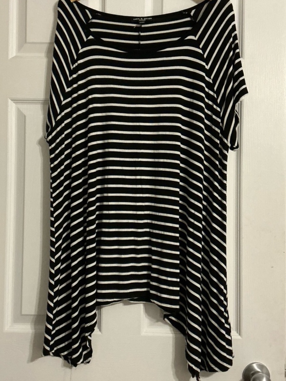 Cable & Gauge Black & White Striped Asymmetric Hem Tunic Top
